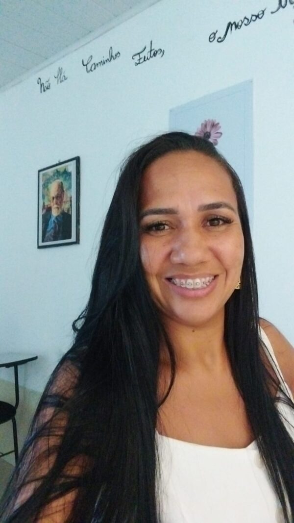 Monique Cassia da Silva Penha Oliveira